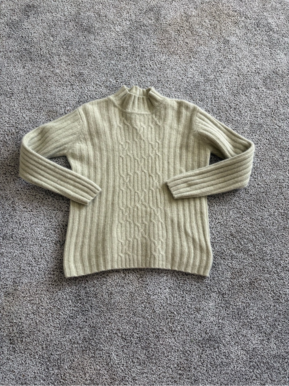 Vintage Women’s Pale Green Lambswool/Rabbit Hair Blend Mock Neck Sweater
